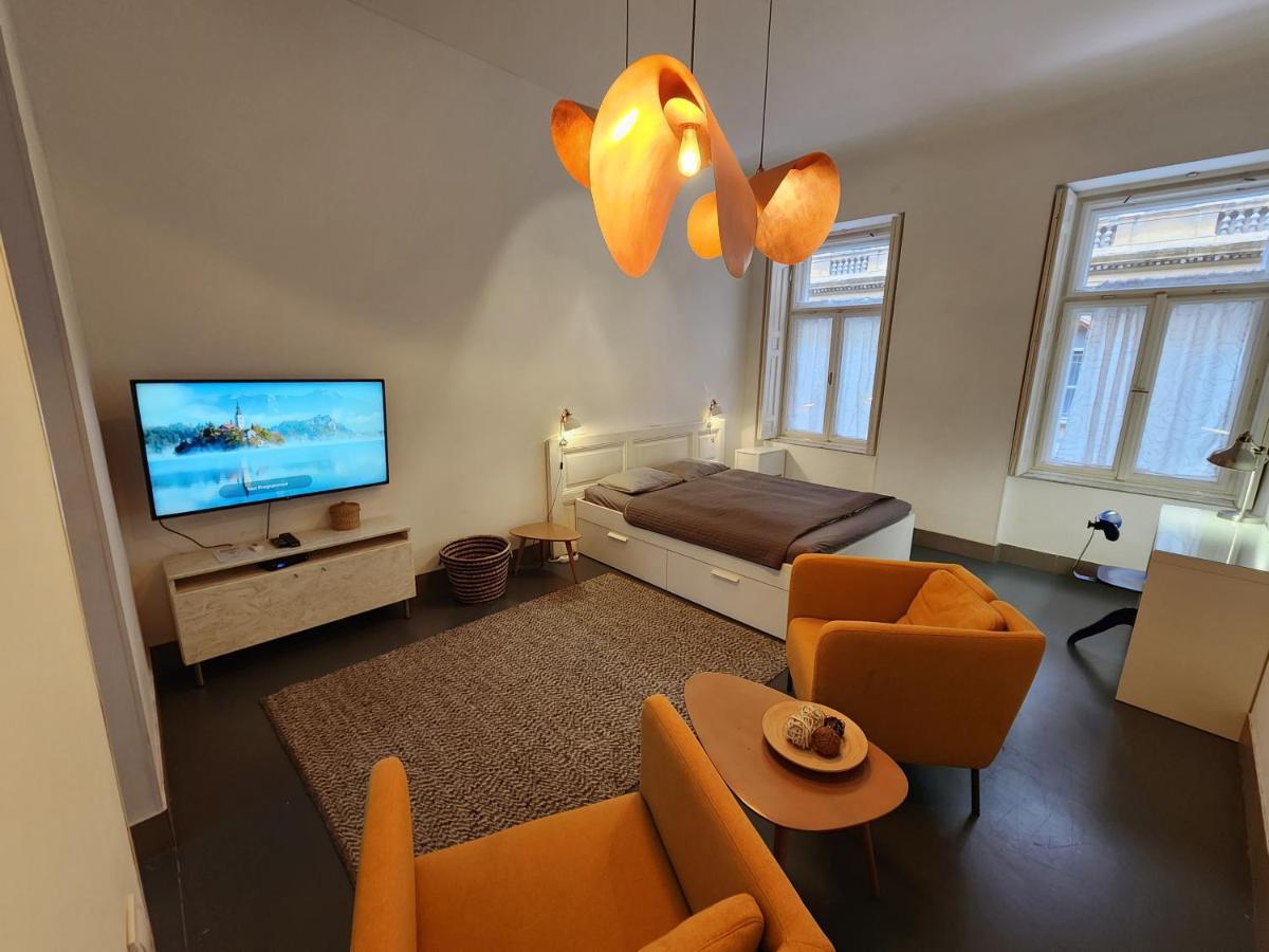 Stylish Holiday Art Apartment - Wifi & Great Location Budapest Extérieur photo